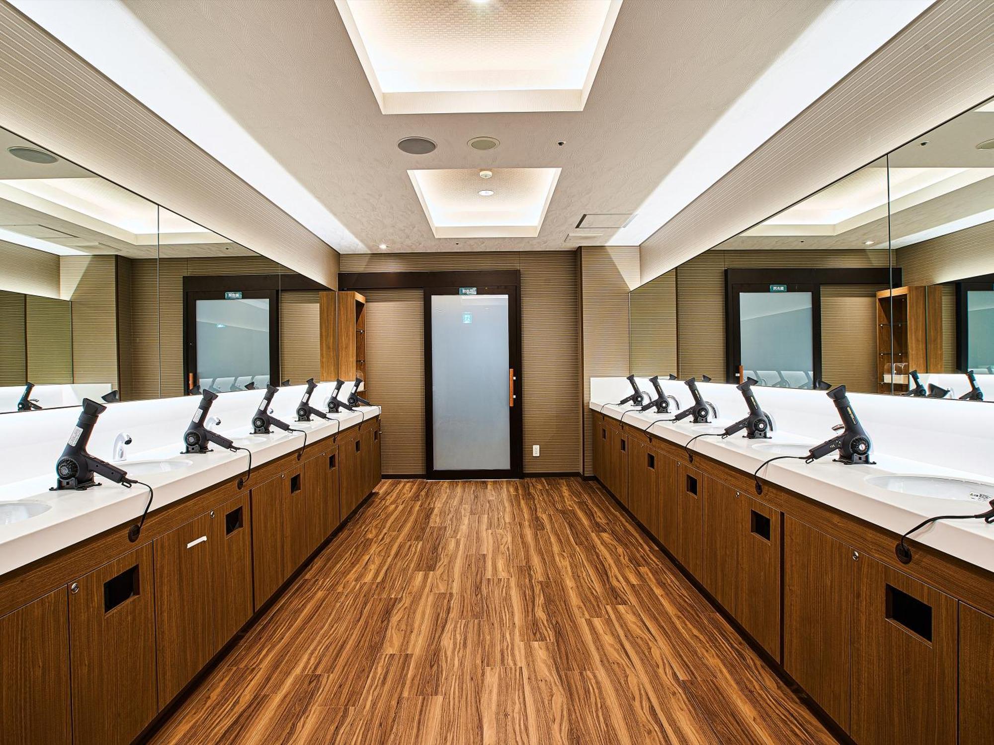 Capsule Hotel Anshin Oyado Premium Nagoya Sakae Eksteriør billede