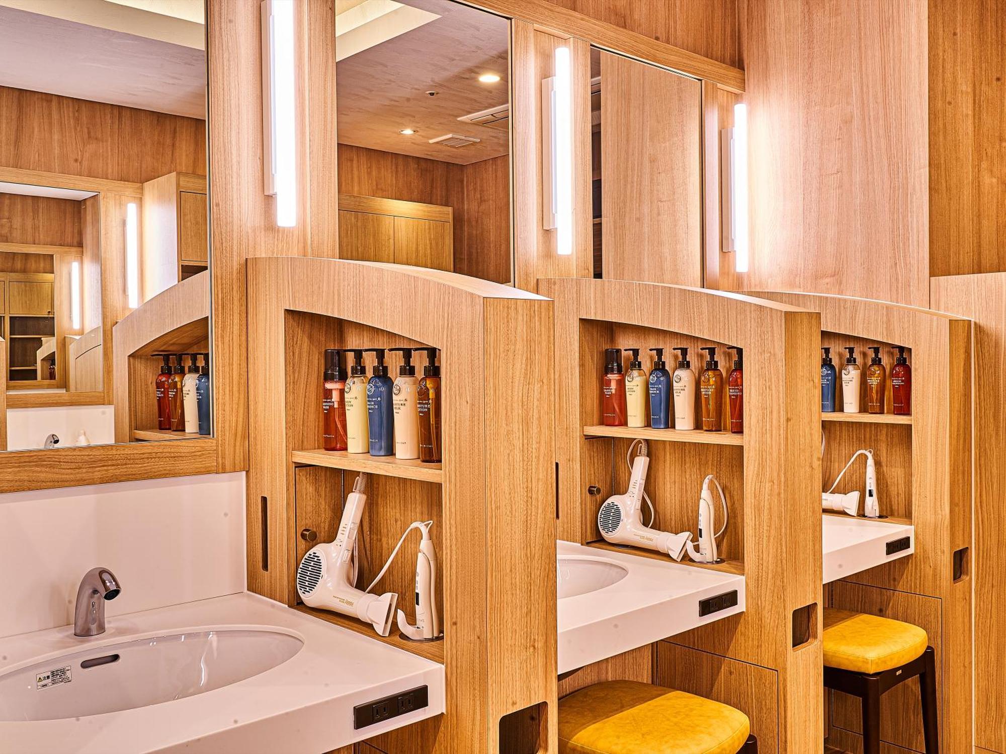 Capsule Hotel Anshin Oyado Premium Nagoya Sakae Eksteriør billede